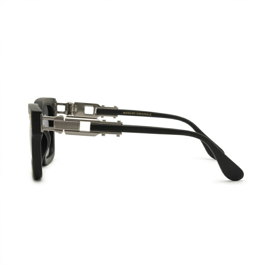 Lunettes de soleil Moscot – Carré noir mat avec rivets dorés et charnière ciselée